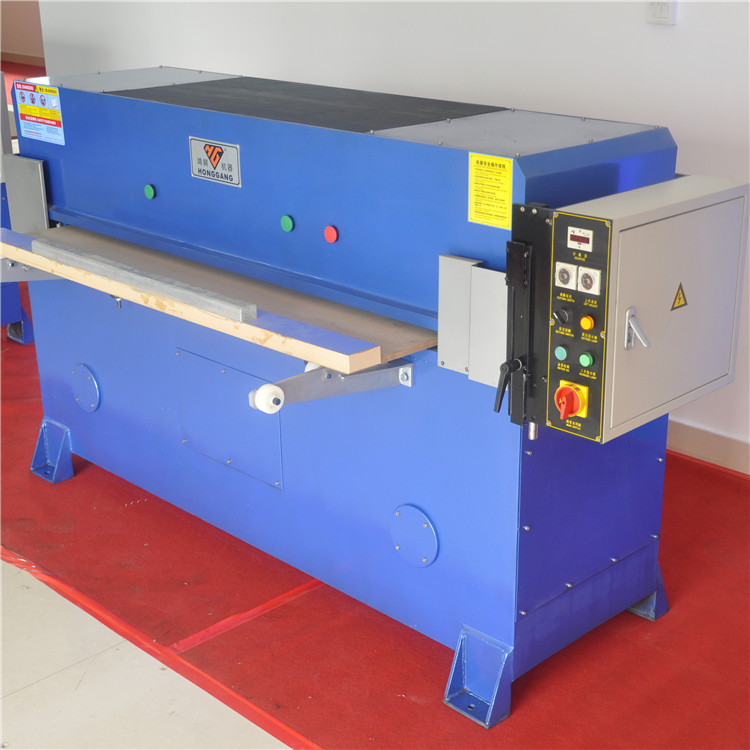 鸿钢裁断机安全操作规程